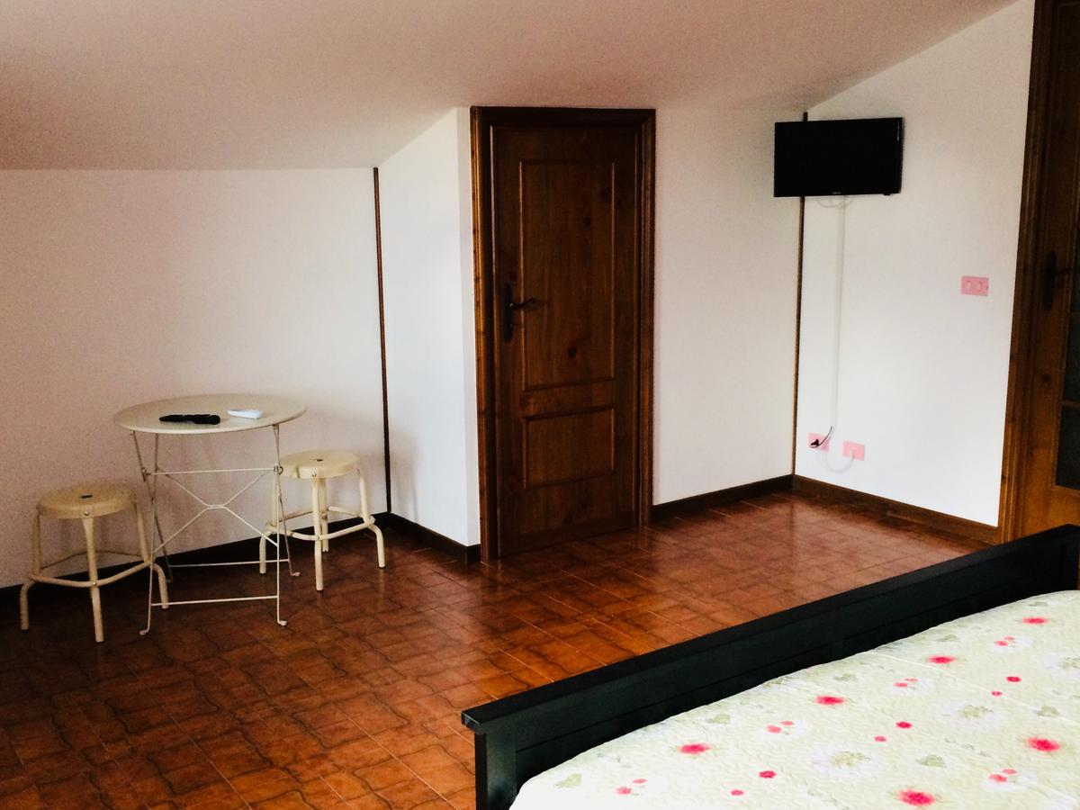 Tana Dell'Elfo B&B ガーヴィ エクステリア 写真
