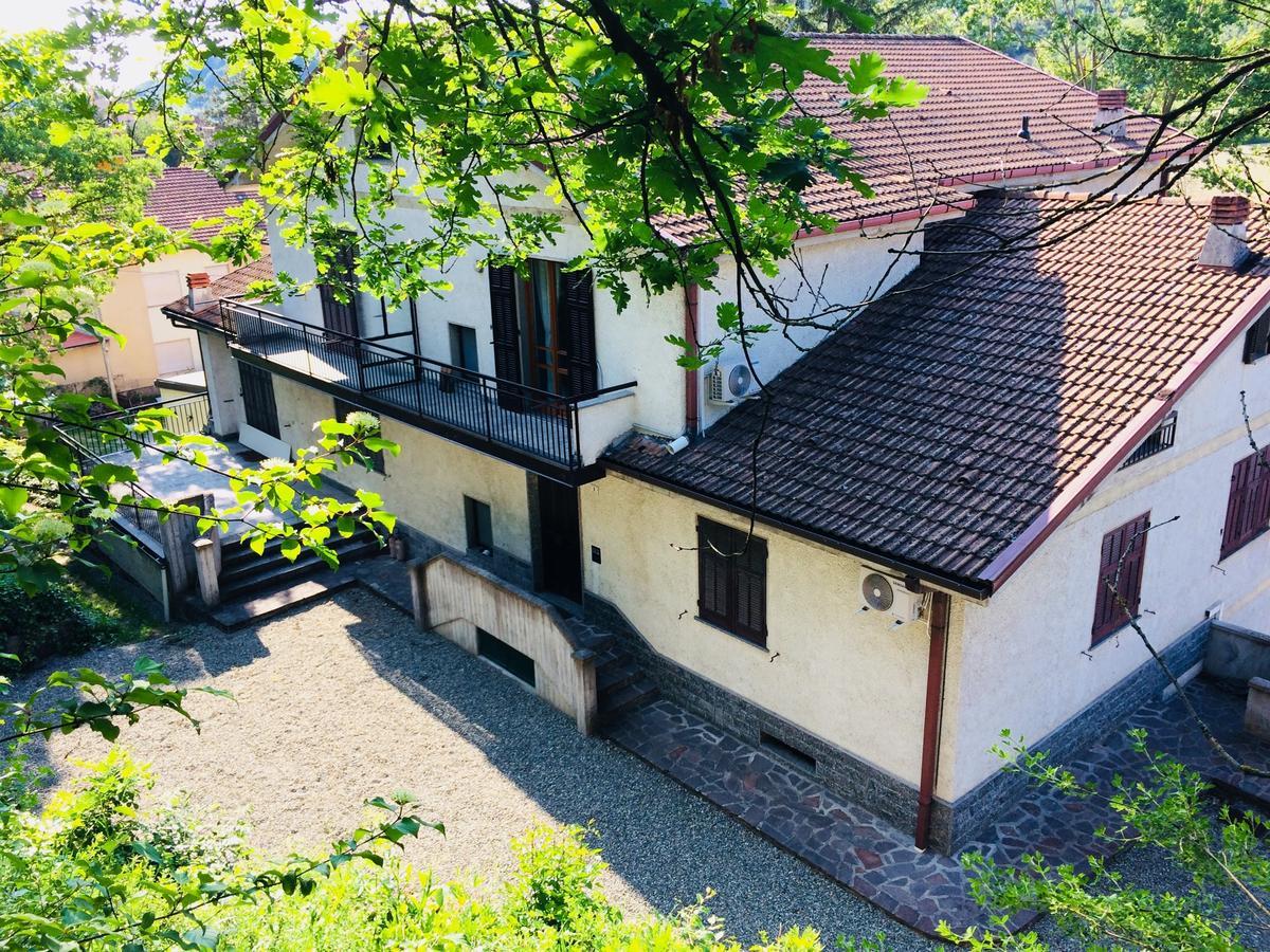 Tana Dell'Elfo B&B ガーヴィ エクステリア 写真